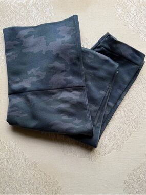 SPANX Gray Camo High-Rise Leggings